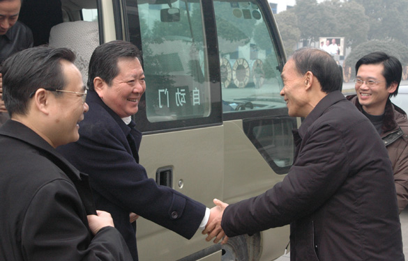 中國浦東干部學(xué)院副院長王金定一行來江蘇上上電纜集團參觀考察